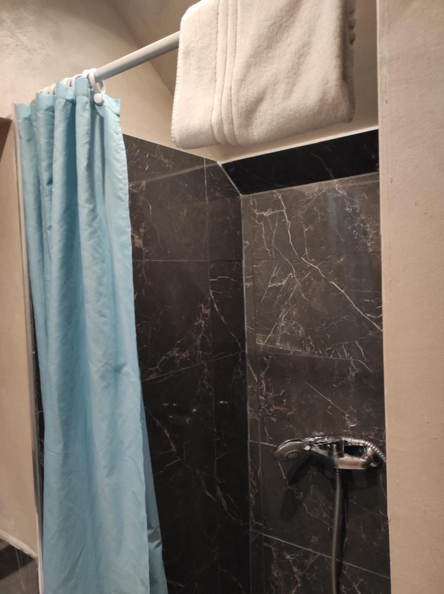 Hotel Clermont Montmartre パリ エクステリア 写真