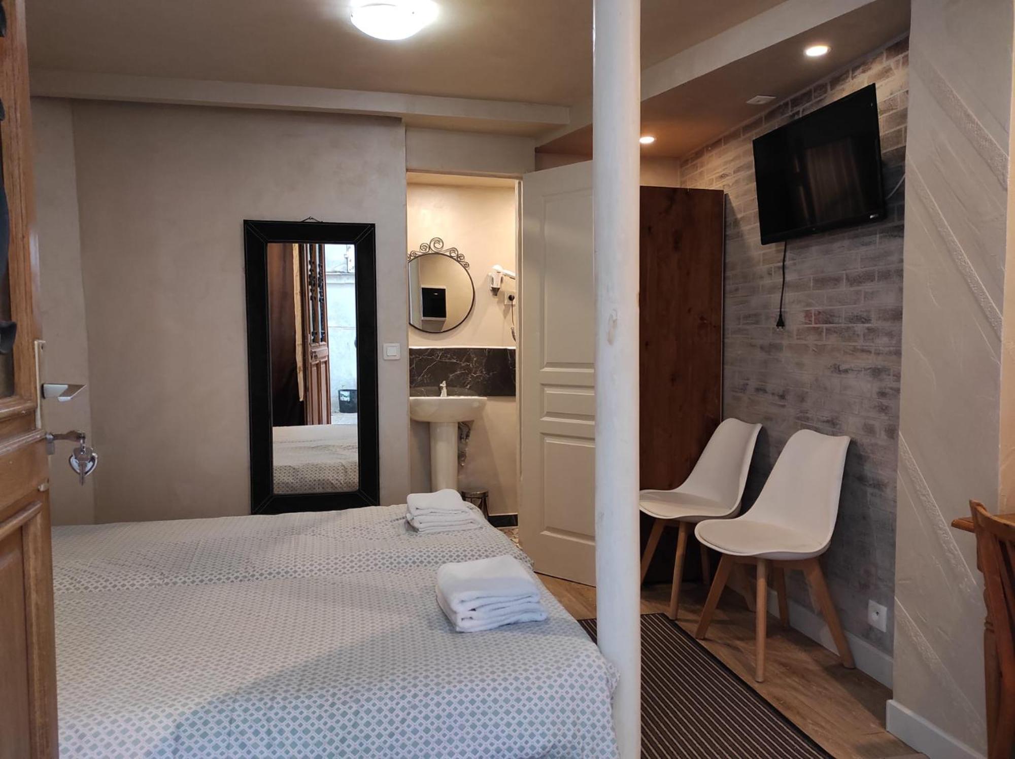 Hotel Clermont Montmartre パリ エクステリア 写真